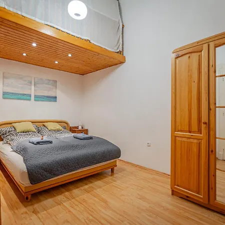 Jackquaters Silver بودابست